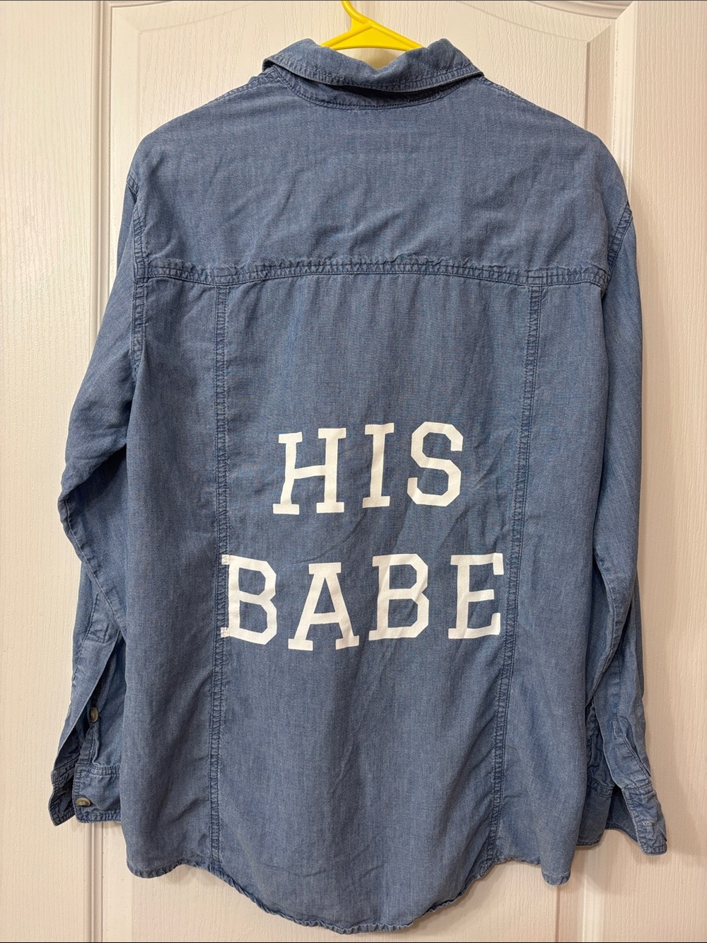 Hubsandhers chambray denim button up shirt size medium